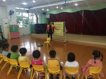 小班科学珠珠跳水教案3 小班科学珠珠跳水教案3