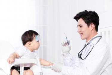 宝宝打疫苗选择五联疫苗还是免费疫苗好 宝宝打疫苗选择五联疫苗还是免费疫苗好