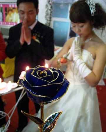 百万富翁追求街边小贩女 化装成打工仔(图)