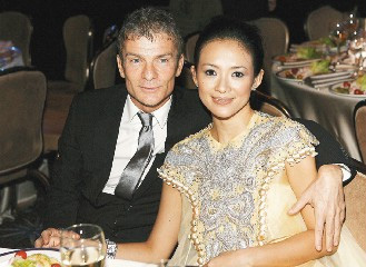 章子怡遭炮轰：批完西方媒体就要嫁美国人
