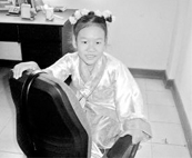 六岁女孩不进课堂家中读书