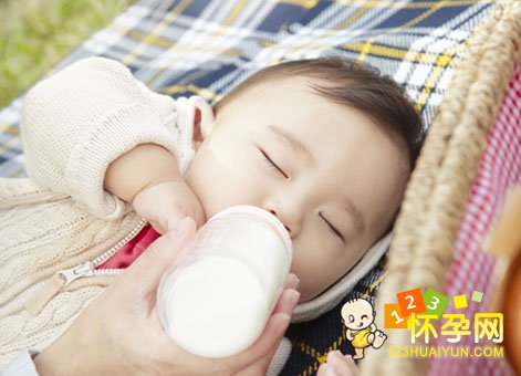 新生儿每日必需的7种营养