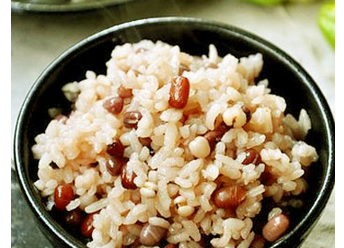 1岁宝宝的辅食：大米红豆软饭
