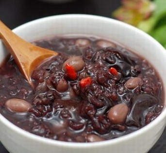 贫血吃什么？六款补血食谱推荐