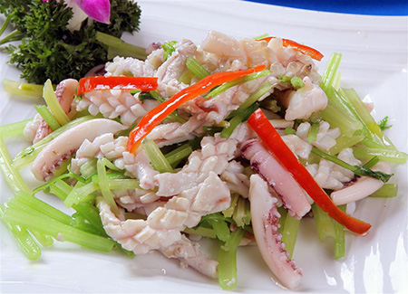 孕期营养食谱：芹菜炒鱿鱼