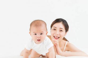 宝宝眼睛有红血丝怎么回事1