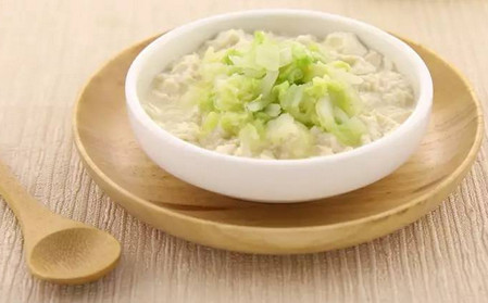大白菜拌豆腐的做法 缓解宝宝积食的良方！