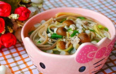 100碗鸡汤面，也不如这道蔬菜面营养