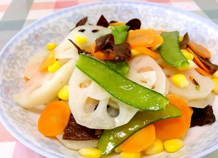 夏日炎炎，孩子胃口不好，试试这道小清新的荷塘小炒