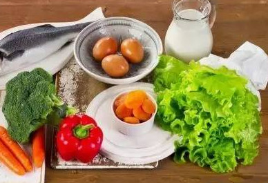 孕中期，孕妈该怎样营养饮食呢~