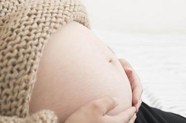 母乳喂养乳房就会下垂吗 这个锅我不背3