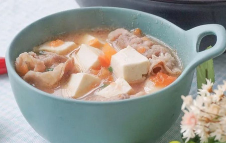 牛肉卷豆腐煲的做法，不仅御寒暖身还补铁补钙
