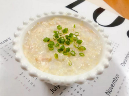 三文鱼麦胚二米粥的做法，清香味美营养足