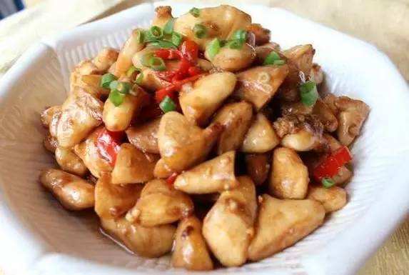 哺乳期菱角怎么吃最好 哺乳期菱角食谱推荐