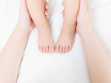 小儿风疹推拿方法3