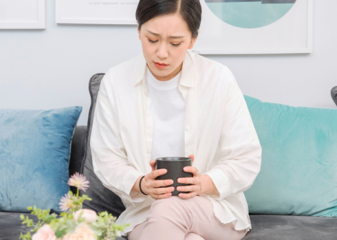 顺产完第一天可以坐着吗