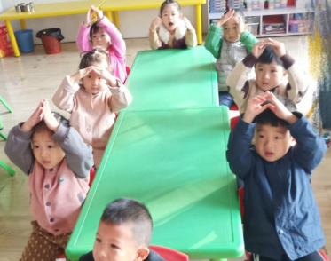 大班音乐何家公鸡何家猜教案3