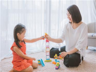 为什么不要二胎？面对催生，85后爸爸的话刺痛妻子的心，引人深思