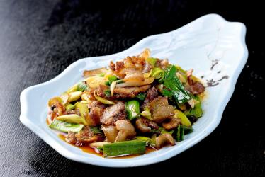 肉怎么炒不粘锅