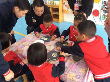 大班语言小兔奇遇记教案2