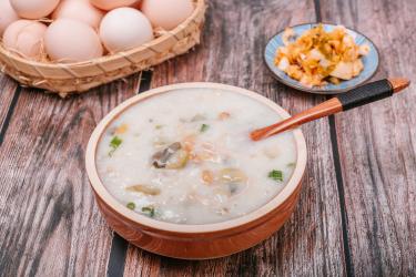砂锅皮蛋瘦肉粥怎么做好吃
