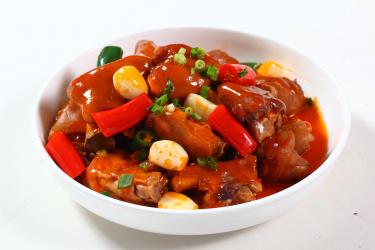 猪蹄汤怎么炖的又白又粘