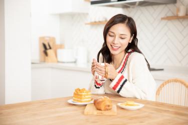 献血前喝盐水还是糖水