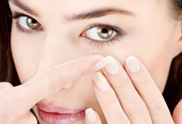 哺乳期妈妈可以戴隐形眼镜吗