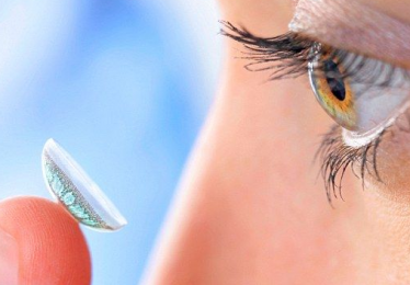 产后可以天天戴隐形眼镜吗