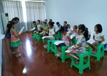 幼儿园魔镜啊魔镜教案1