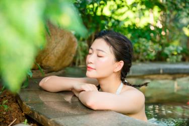 夏天泡温泉有什么好处