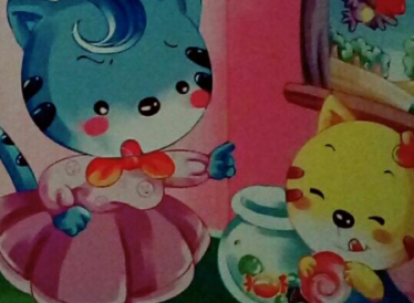 小花猫打碎花瓶的故事