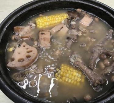 鸡脚和什么煲汤去湿气