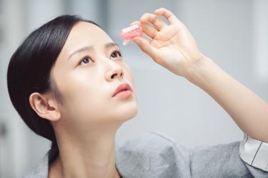 眼袋大的原因是什么引起的