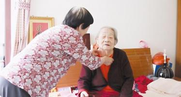 年轻不帮子女带娃会有什么后果？老人说出实情，关键在于将心比心
