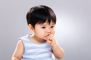 生小孩前能不能吃东西