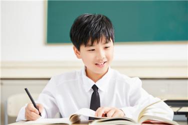 抗疫英雄李兰娟作文500字