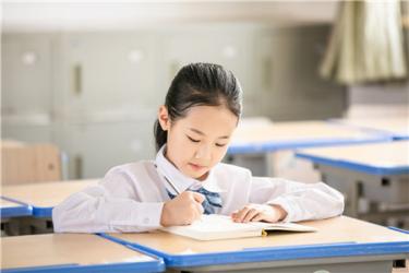 抗疫英雄李兰娟作文500字