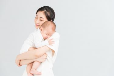宝宝不吃右边的奶是不是有什么问题