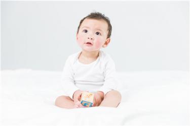 小孩百日咳挂什么科