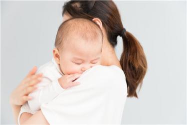 小孩为什么睡觉会磨牙