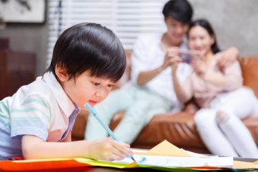 小孩脊柱侧弯锻炼方法