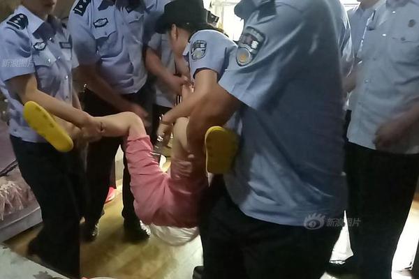 米乐6m官方下载-有人闯办公室伤害老师？高校回应